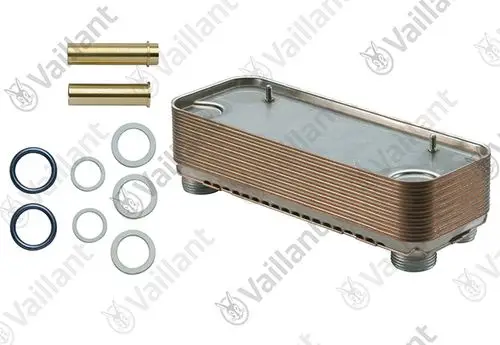 Vaillant Wärmetauscher mit mehreren Kupferplatten, zwei Metallzylindern und verschiedenen Dichtungsringen in einem klaren, funktionalen Design.